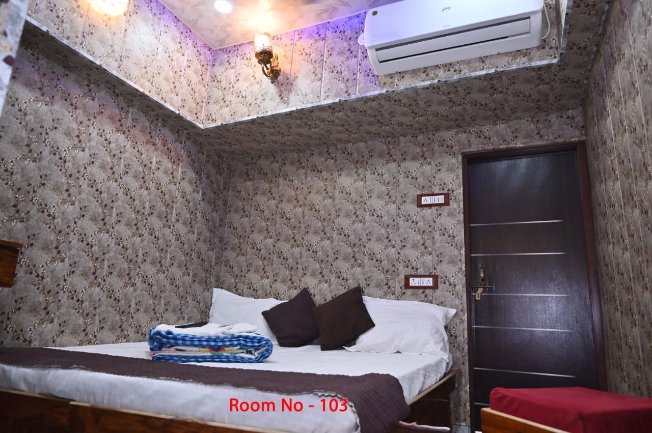 whatsapp image 2025 12 25 at 1.33.09 pm